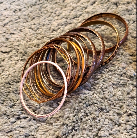 LOT of 13 Mixed Bangle Bracelets - Picture 4 of 9